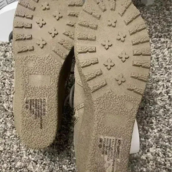 JellyPop Wedge Boots for Girls Size 5M New without box - Picture 3 of 4